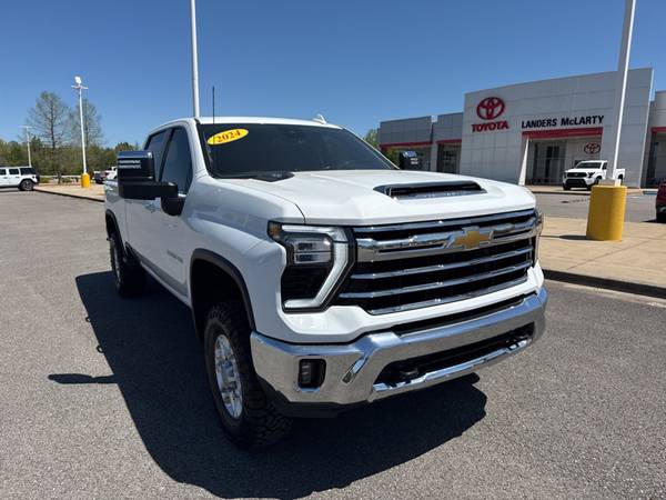 Chevrolet Silverado 2500HD with VIN: 2GC4YPE71R1103194