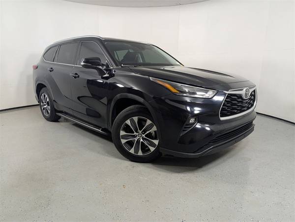 Toyota Highlander with VIN: 5TDGZRAH1MS033363
