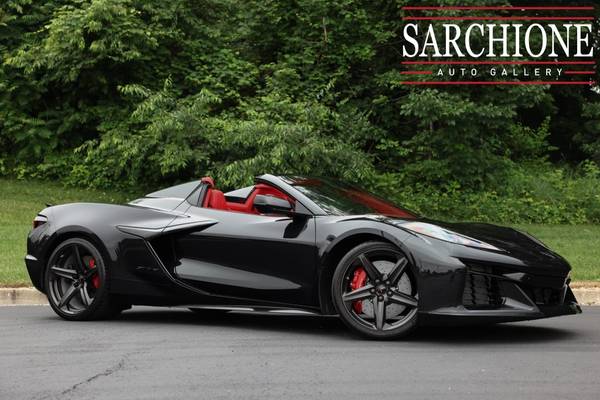 Chevrolet Corvette with VIN: 1G1YF3D31R5603765