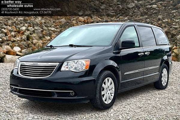 Chrysler Town and Country with VIN: 2C4RC1BG7GR158141