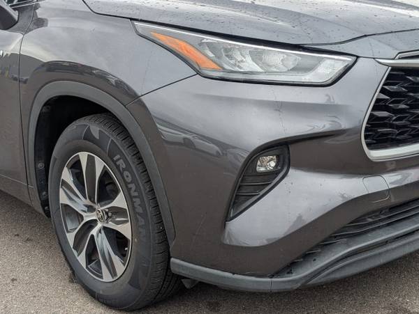 Toyota Highlander Hybrid with VIN: 5TDHARAH5LS502870