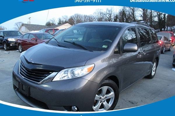 2011 Toyota Sienna LE 8-Passenger