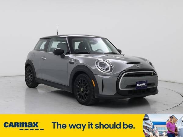 MINI Hardtop 2 Door with VIN: WMW13DJ09N2R45474