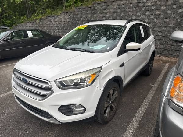 Ford Escape with VIN: 1FMCU0GD4HUE01075