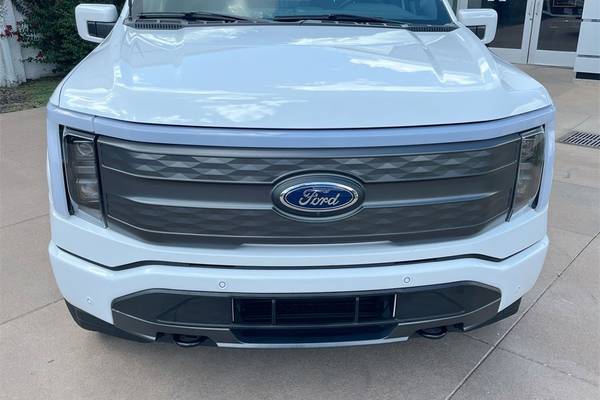 2023 Ford F-150 Lightning Platinum  SuperCrew