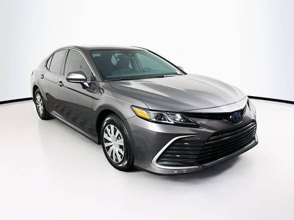 Toyota Camry Hybrid with VIN: 4T1C31AK3NU572296
