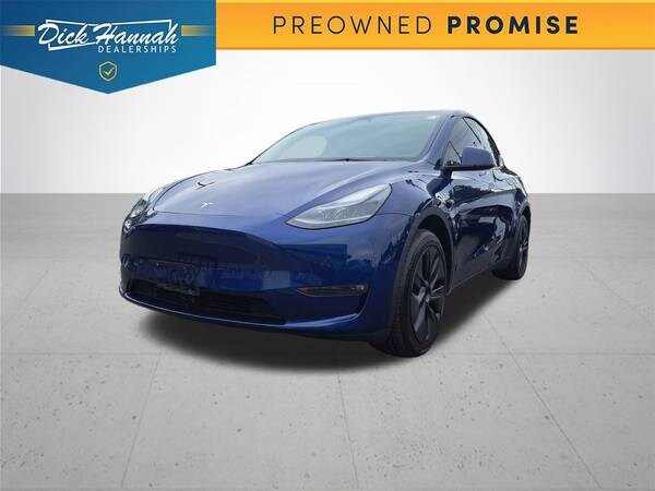 Tesla Model Y with VIN: 7SAYGDEE5RF104351