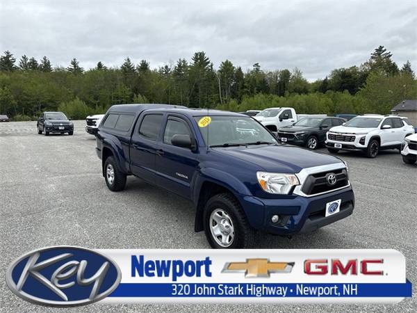 Toyota Tacoma with VIN: 3TMMU4FN2FM084215