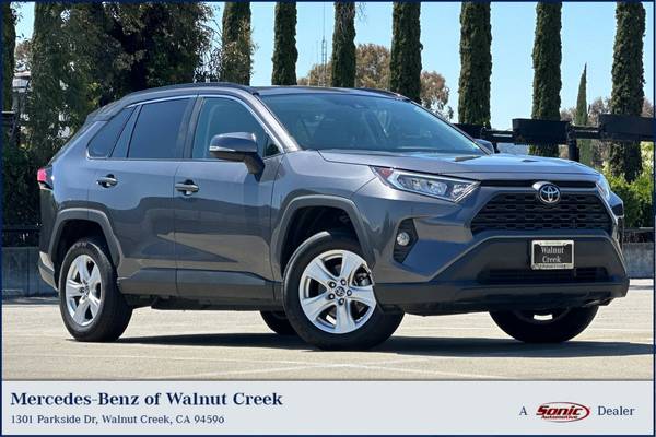 Toyota RAV4 with VIN: 2T3W1RFV2MW122097