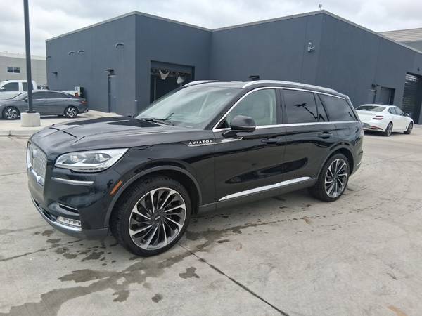 Lincoln Aviator with VIN: 5LM5J7XC3LGL12961