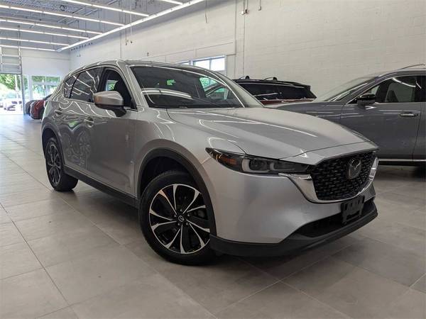 Mazda CX-5 with VIN: JM3KFBDM4N0640694