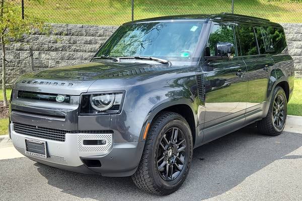 2023 Land Rover Defender 130 P400 SE