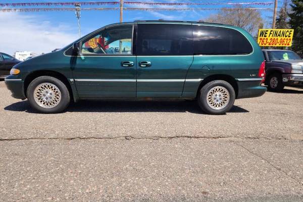 1996 Chrysler Town and Country LXi