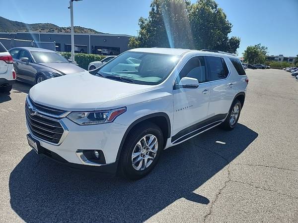 Chevrolet Traverse with VIN: 1GNERGKW8JJ236761