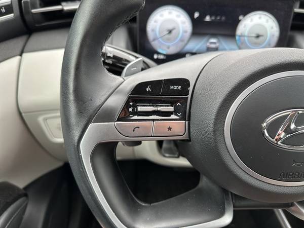Hyundai Tucson with VIN: 5NMJE3DE6RH349805
