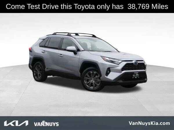 Toyota RAV4 Hybrid with VIN: JTMB6RFV5RD118341