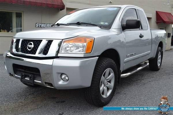 2010 Nissan Titan SE  King Cab