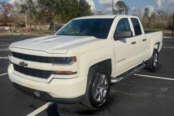 2019 Chevrolet Silverado 1500 LD Custom  Double Cab