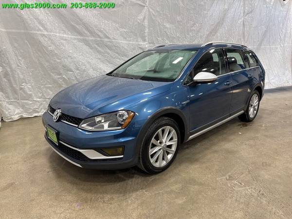 Volkswagen Golf Alltrack with VIN: 3VWH17AU6HM537939