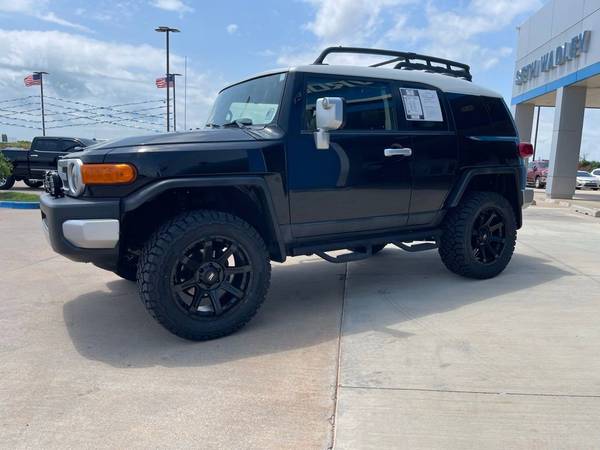 Toyota FJ Cruiser with VIN: JTEBU4BF4EK192505