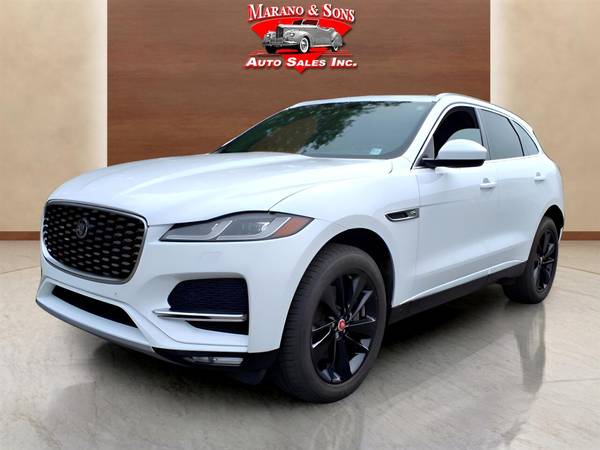 Jaguar F-PACE with VIN: SADCJ2EX2PA710795