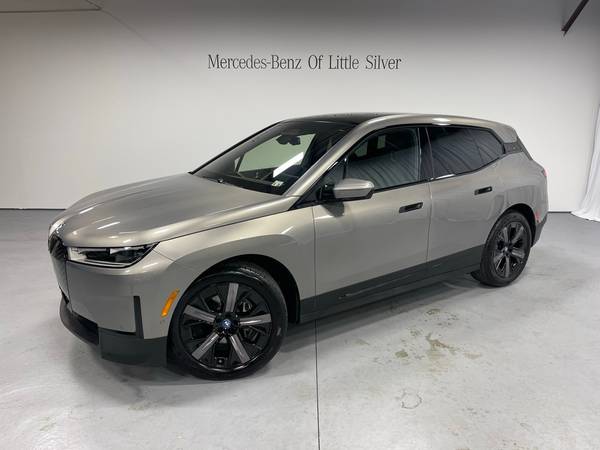 BMW iX with VIN: WB523CF00RCP23413