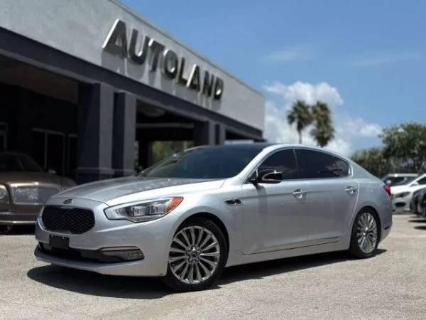 Kia K900 with VIN: KNALW4D43F6017085
