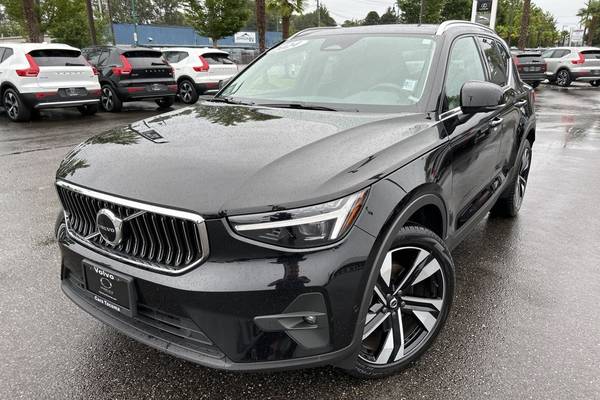 2024 Volvo XC40 B5 Ultimate Bright