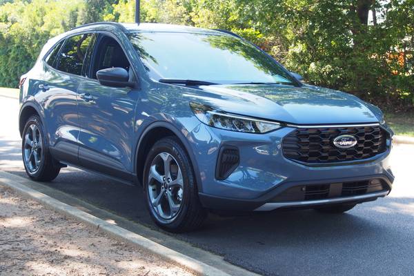 Ford Escape with VIN: 1FMCU0MZ8SUA38447
