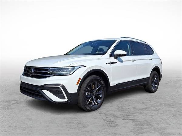 Volkswagen Tiguan with VIN: 3VV2B7AX8NM153920