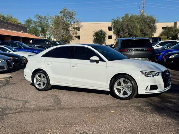 Audi A3 with VIN: WAUAUGFF6KA073803