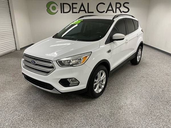 Ford Escape with VIN: 1FMCU9GD2JUD60178