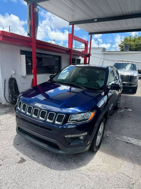 Jeep Compass with VIN: 3C4NJCBB0JT267808