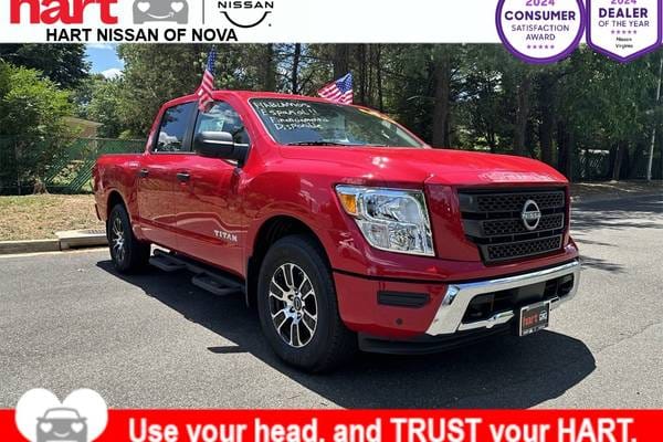 2024 Nissan Titan SV  Crew Cab