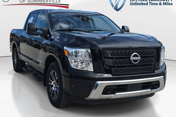 2024 Nissan Titan SV  Crew Cab