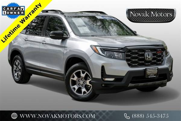 Honda Passport with VIN: 5FNYF8H66NB013269