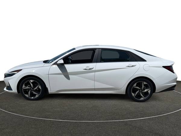 Hyundai Elantra with VIN: KMHLN4AJ9NU029599