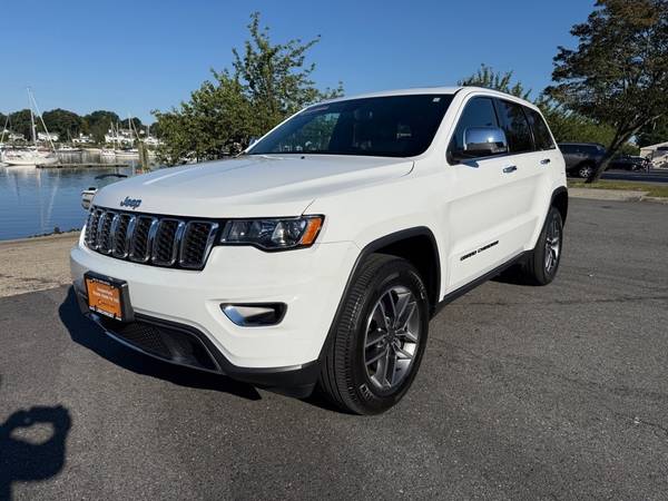 Jeep Grand Cherokee with VIN: 1C4RJFBG1MC585869