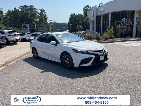 Toyota Camry with VIN: 4T1G11AK5MU413284