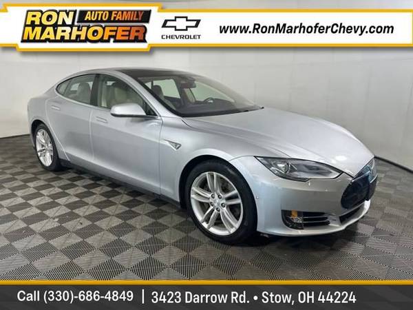 Tesla Model S with VIN: 5YJSA1E26GF121231