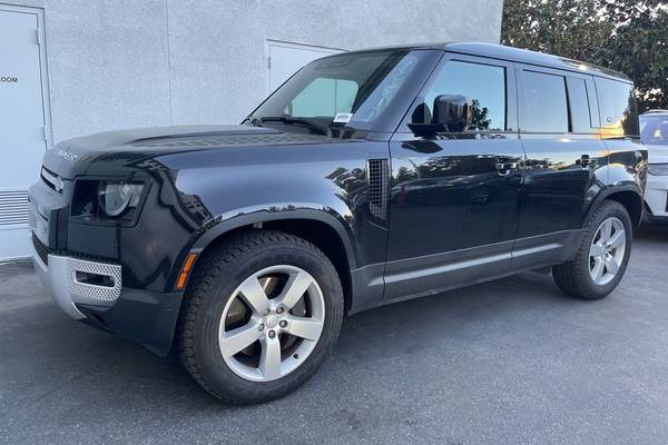 2024 Land Rover Defender 110 P500 SE