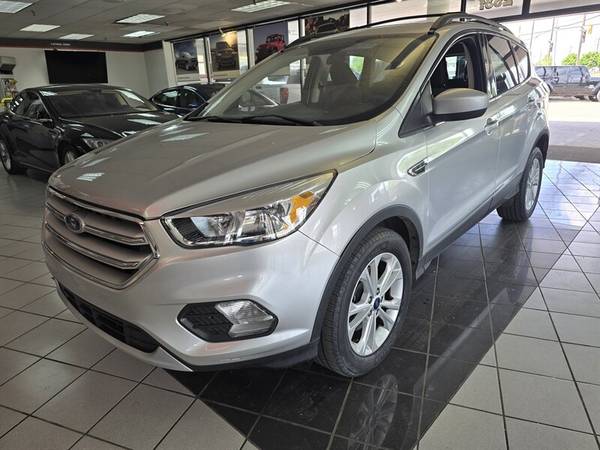 Ford Escape with VIN: 1FMCU0GD5JUD09737