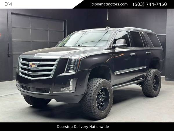 Cadillac Escalade with VIN: 1GYS4CKJXJR242497