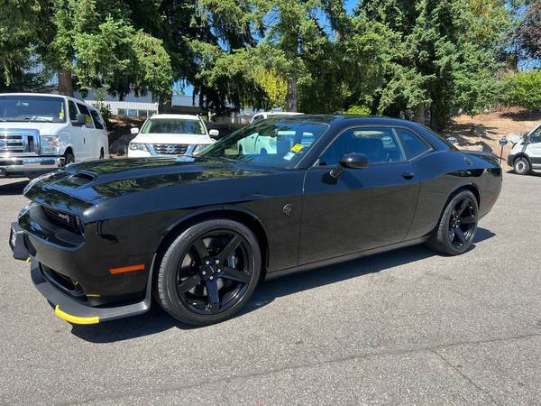 Dodge Challenger with VIN: 2C3CDZL99LH104183