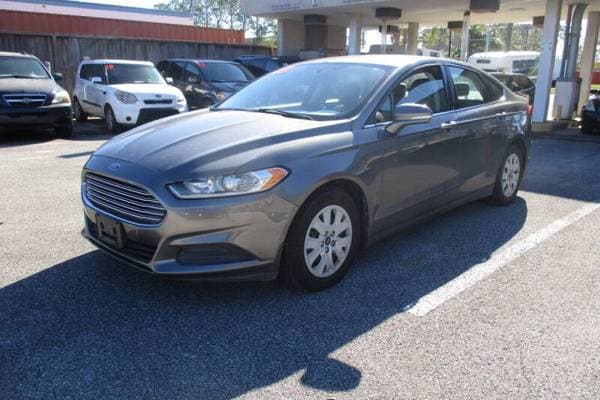 2013 Ford Fusion S