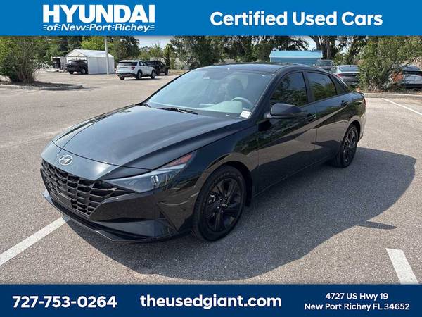 Hyundai Elantra with VIN: 5NPLS4AG9NH063330