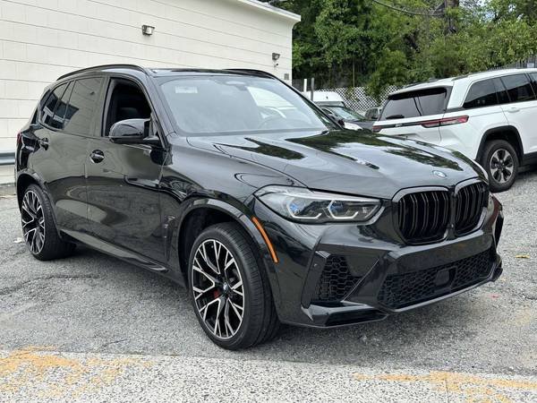 BMW X5 M with VIN: 5YMJU0C07N9L89668