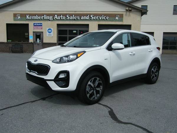 Kia Sportage with VIN: KNDPMCAC3M7889810