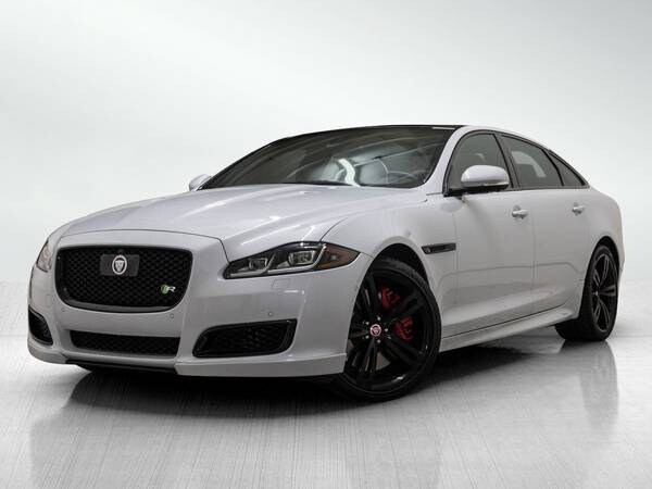 Jaguar XJ with VIN: SAJWA2EK8GMW01240