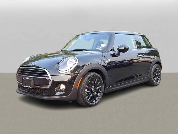 MINI Hardtop 2 Door with VIN: WMWXP5C5XK2L07968